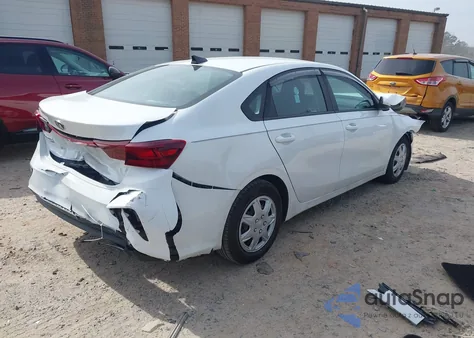 2021 Kia Forte Fe z USA, uszkodzony, nr VIN 3KPF24ADXME374366